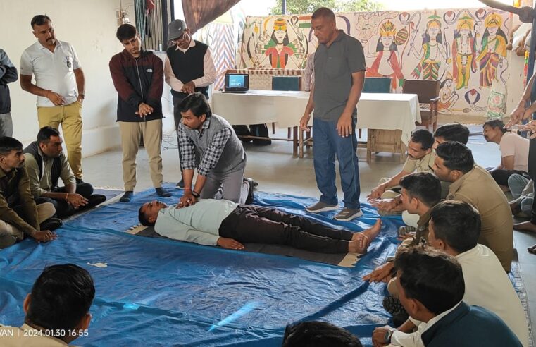 પાલનપુરમાં આવેલ જિલ્લા જેલમાં દેવ ચેરીટેબલ ટ્રસ્ટ દ્વારા CPR ની તાલીમ આપવામાં આવી